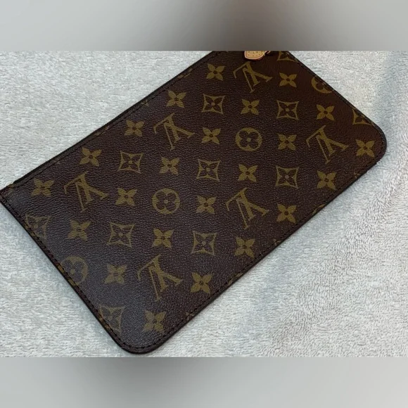 Louis Vuitton Monogram Neverfull Pochette Bag - Picture 13 of 16